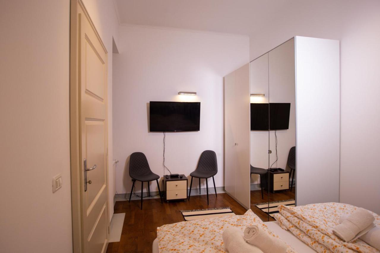 Alessia Apartment In The Old Town Тімішоара Екстер'єр фото