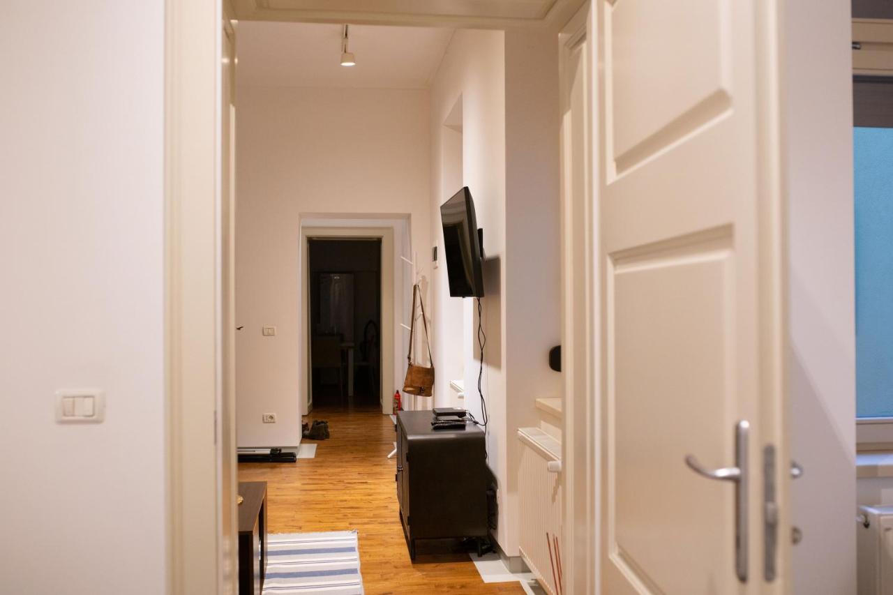Alessia Apartment In The Old Town Тімішоара Екстер'єр фото